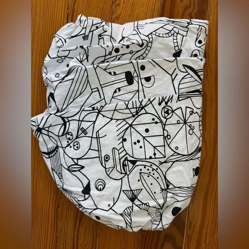 Land of Nod Black & White Abstract Animal Printed Cribsheet